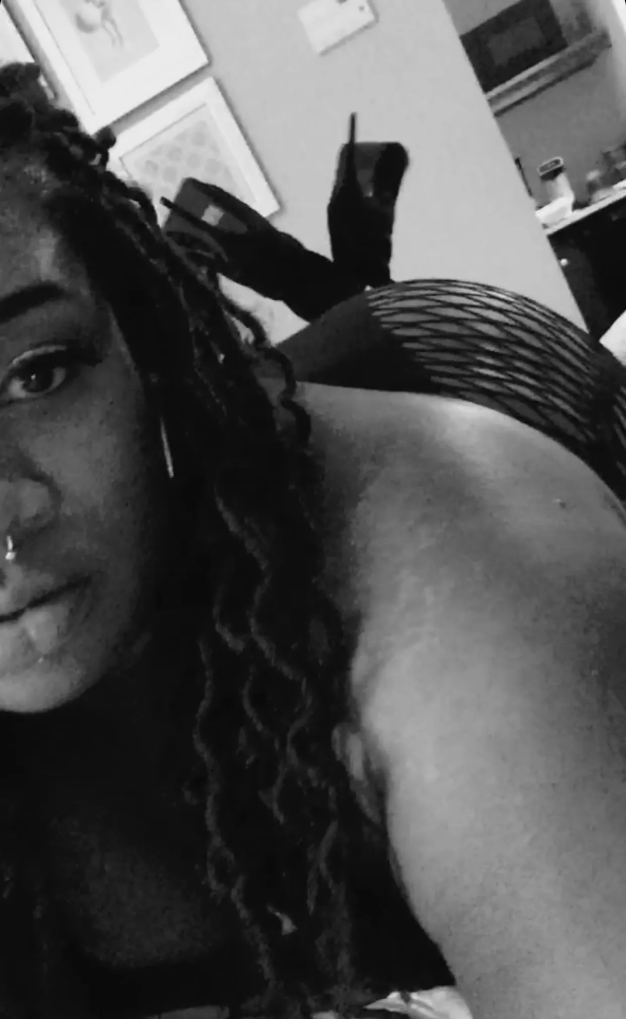 -Vee- OnlyFans header