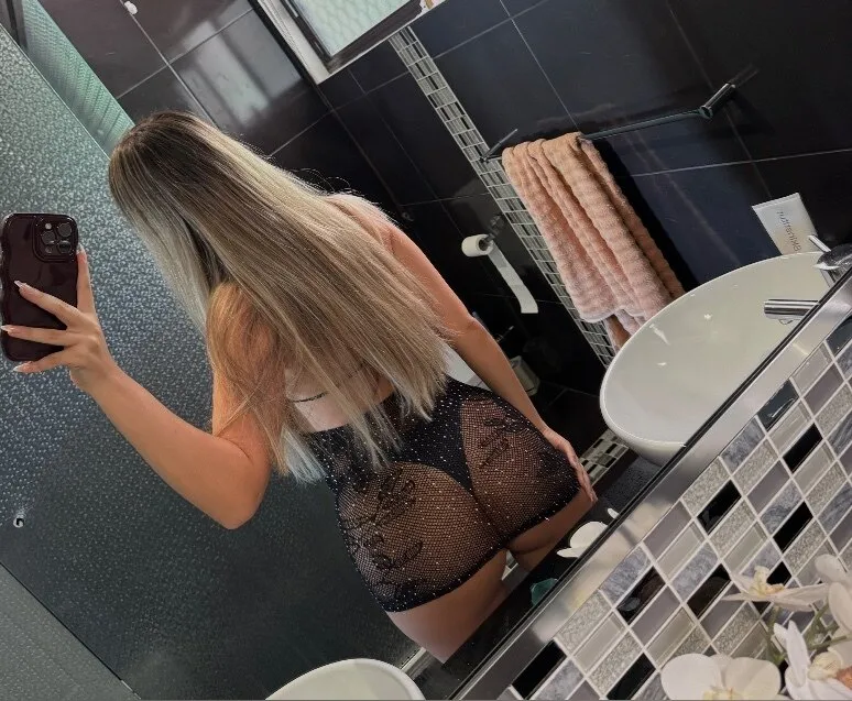 vip vanessa 🖤 OnlyFans header