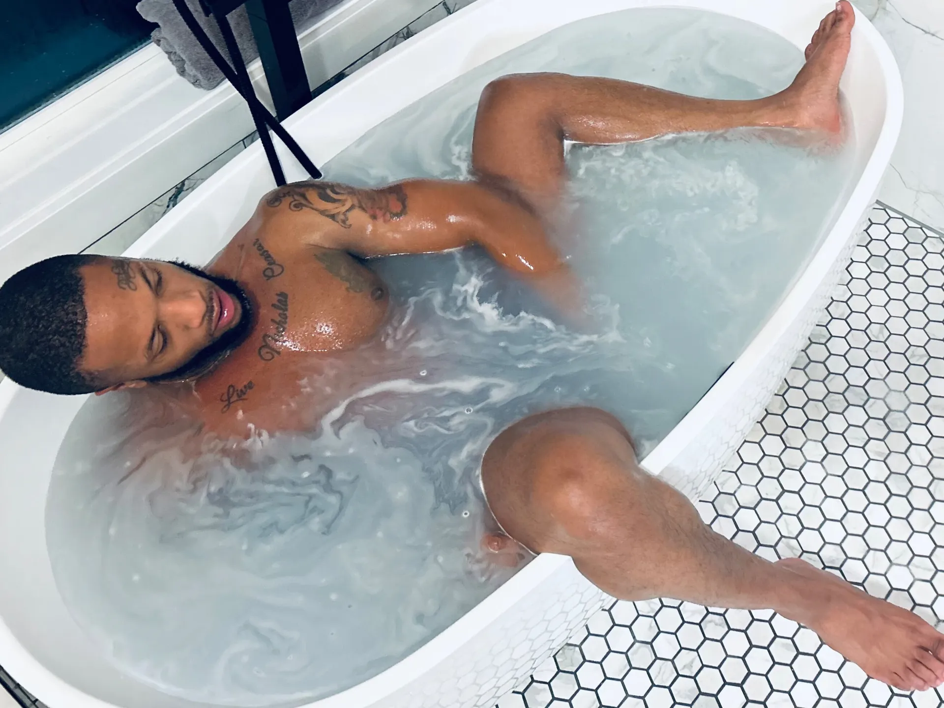 Velli World OnlyFans header