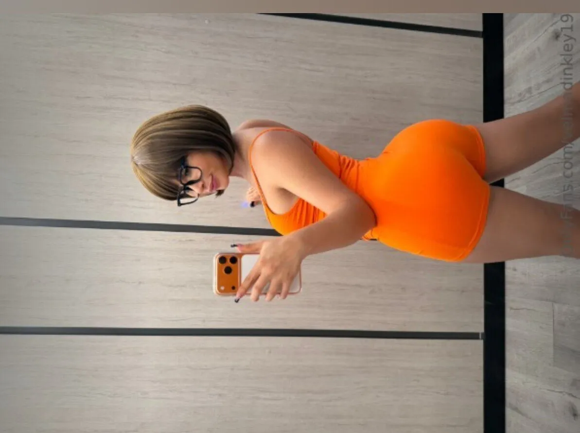 Velma OnlyFans header