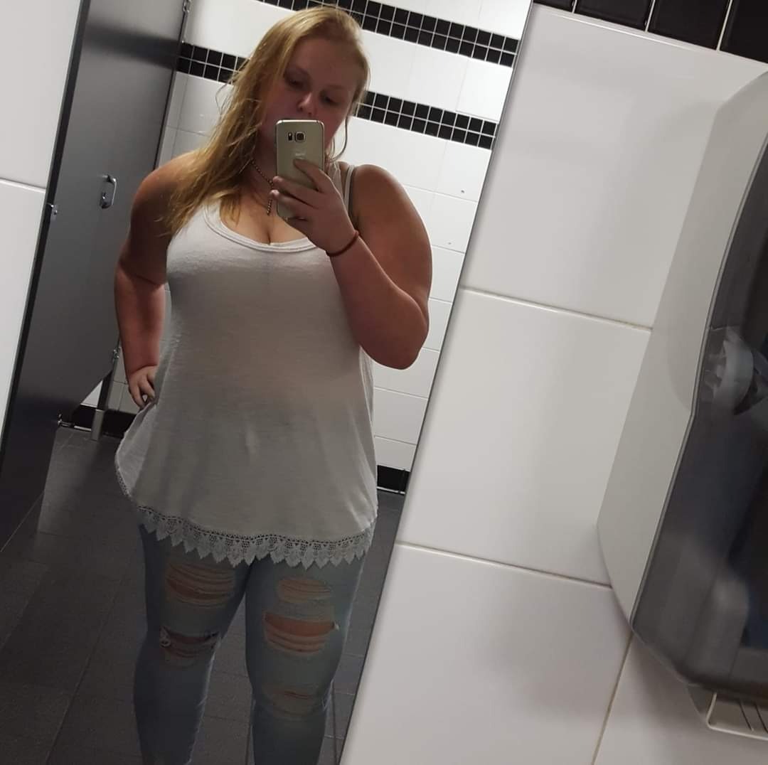 Velmalola OnlyFans header