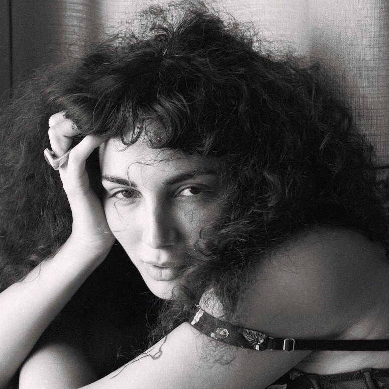 Venus in jeans OnlyFans header