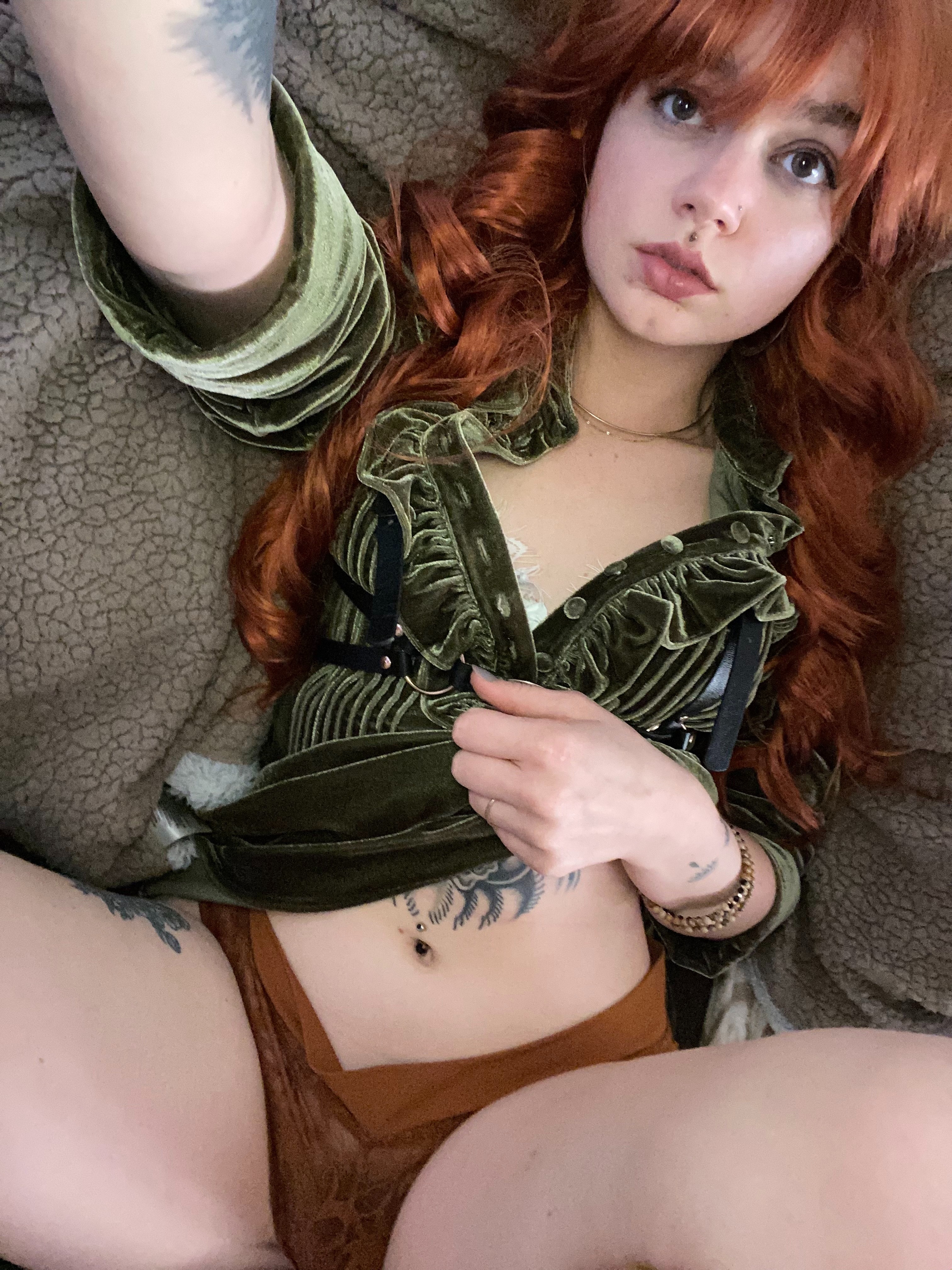 Thismustbe OnlyFans header