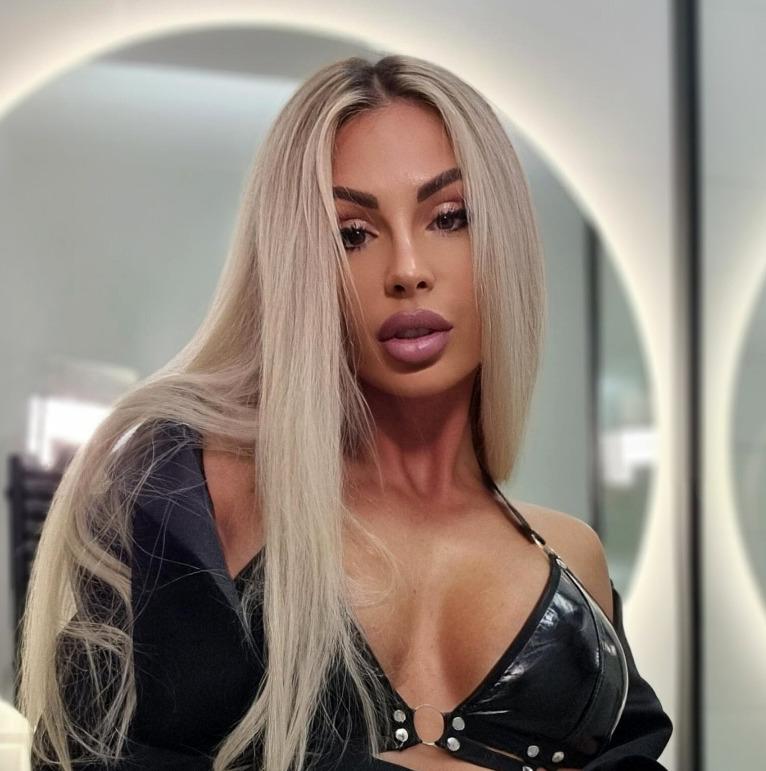 Helen 🖤 DeVine OnlyFans