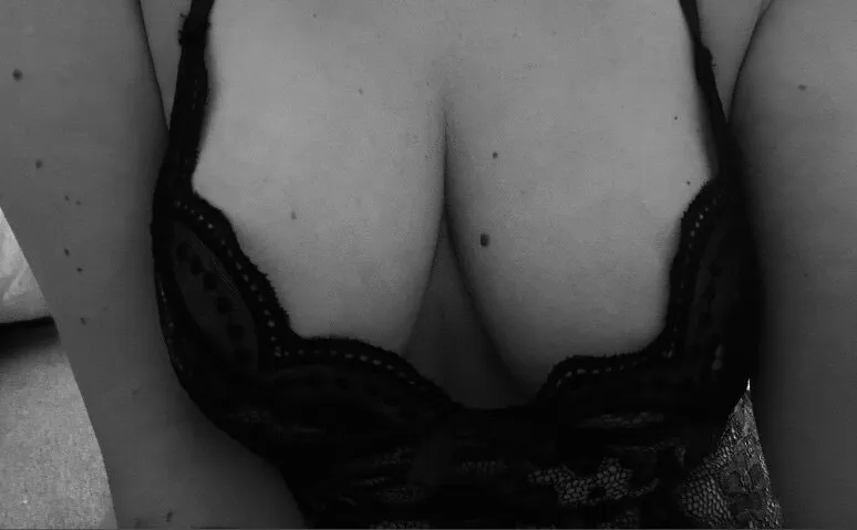 Verolla OnlyFans header