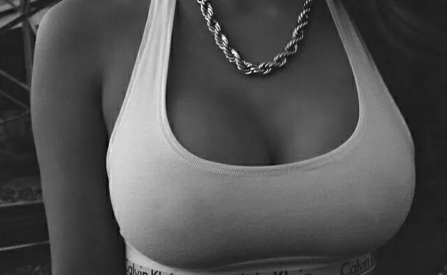 Veronica OnlyFans header