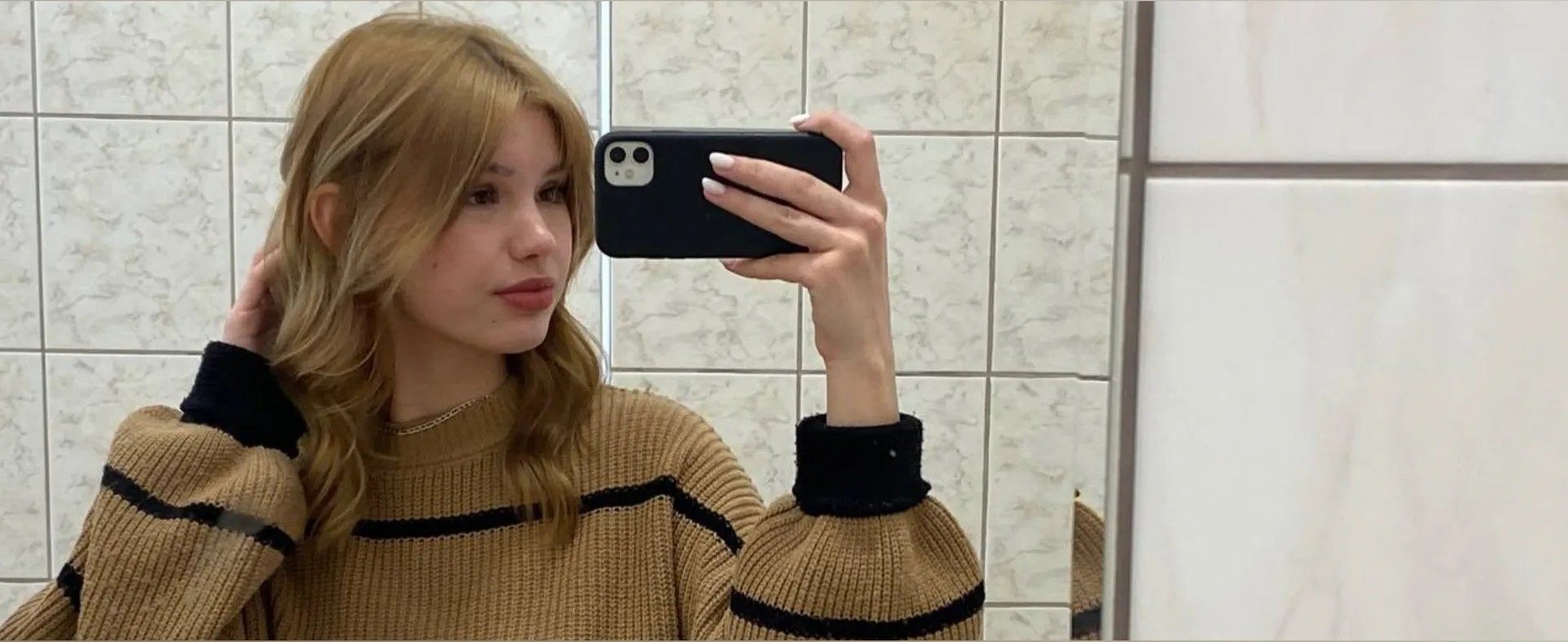 Vestena OnlyFans header