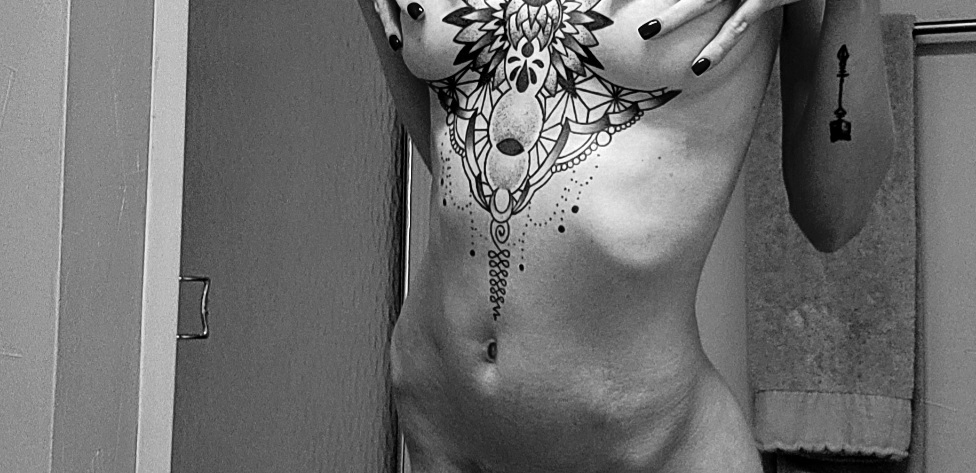 vi0l3tt OnlyFans header