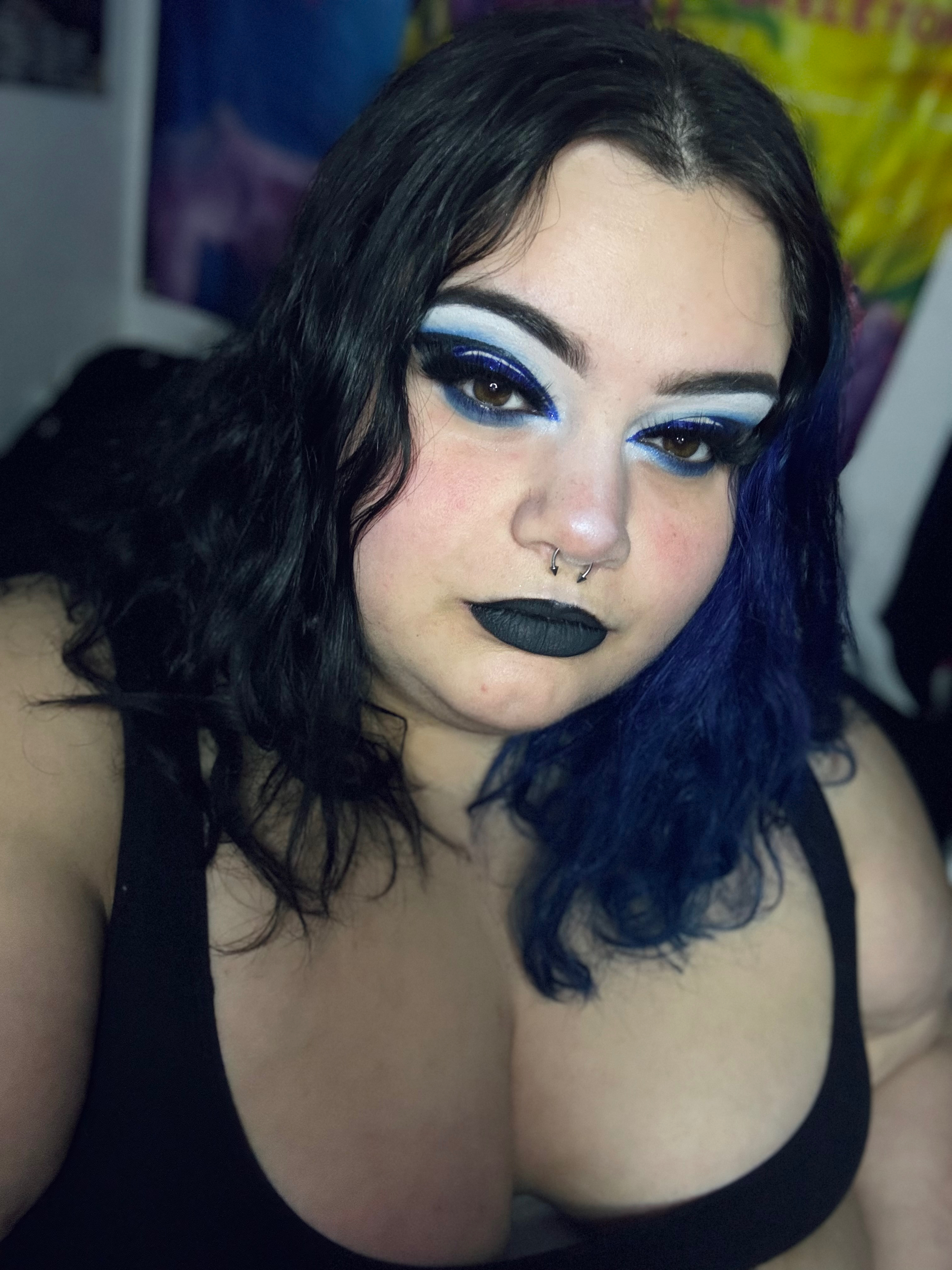 vib3rantxviolet OnlyFans