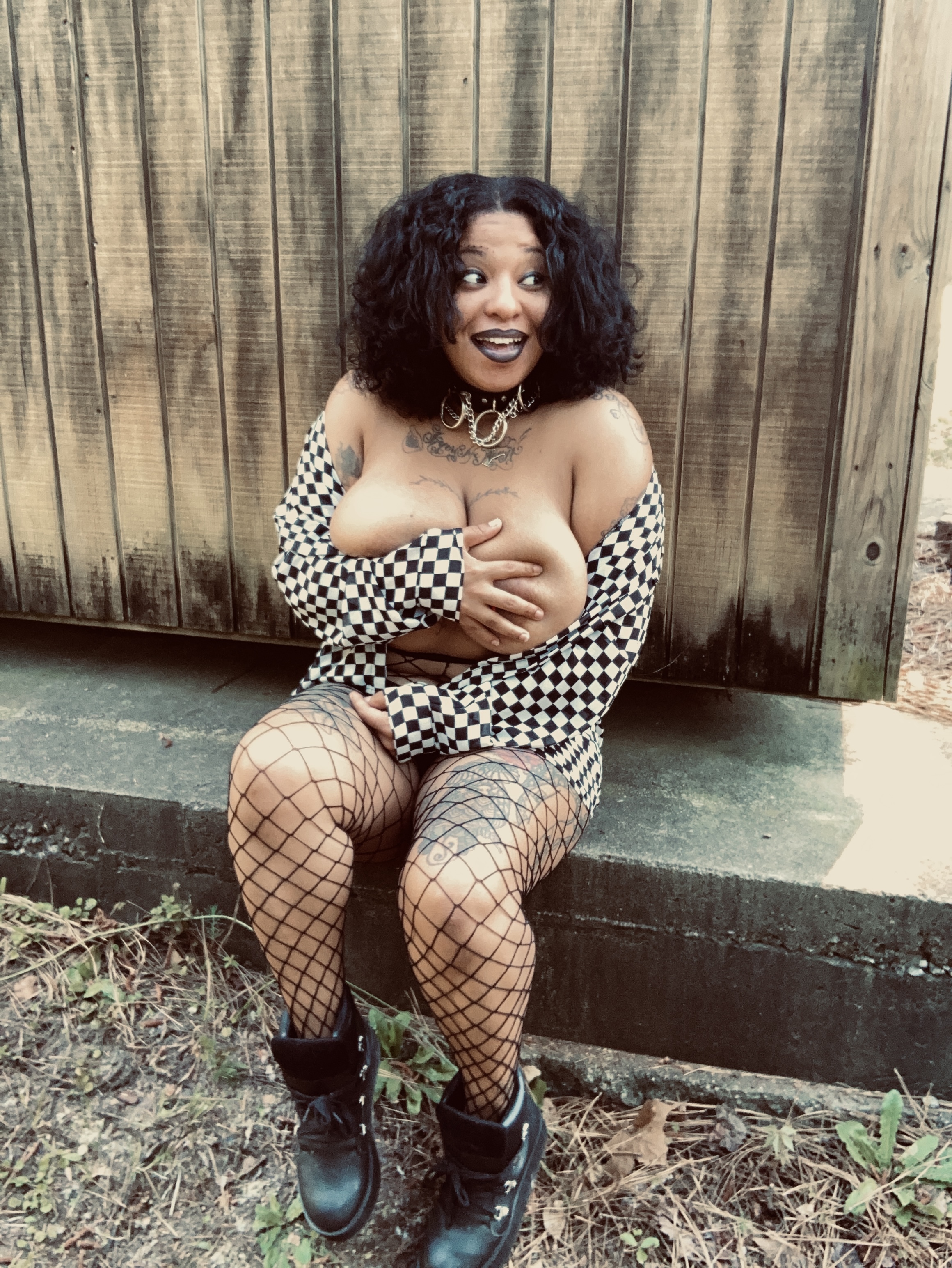 VicciEllis OnlyFans header