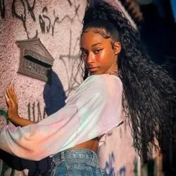 Victória Simonns✨✨