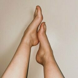 VikkiPetiteFeet OnlyFans