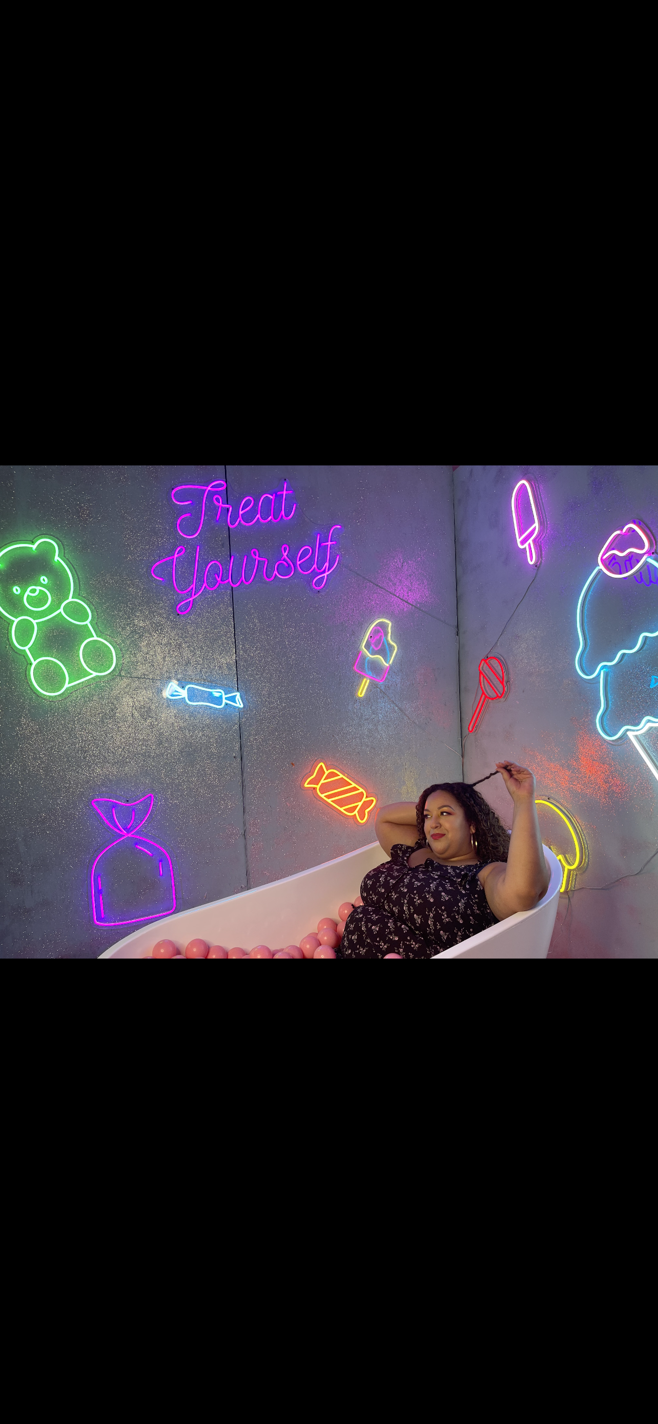 Victoria Renee OnlyFans header