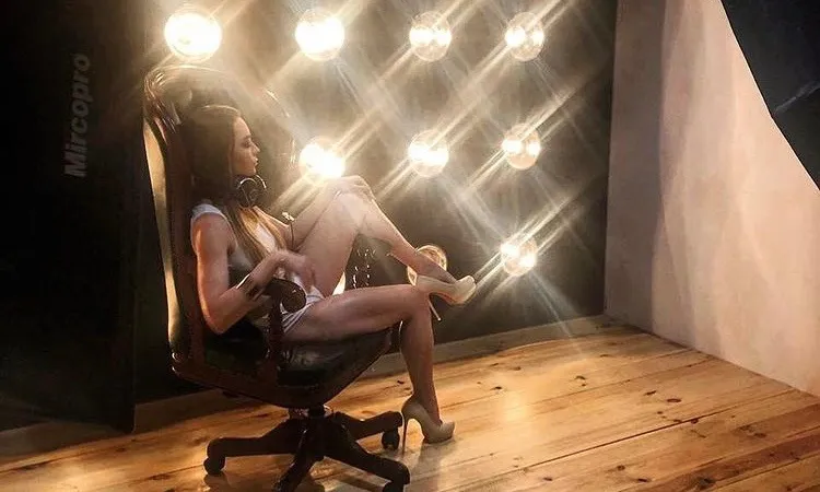 Viktoria OnlyFans header