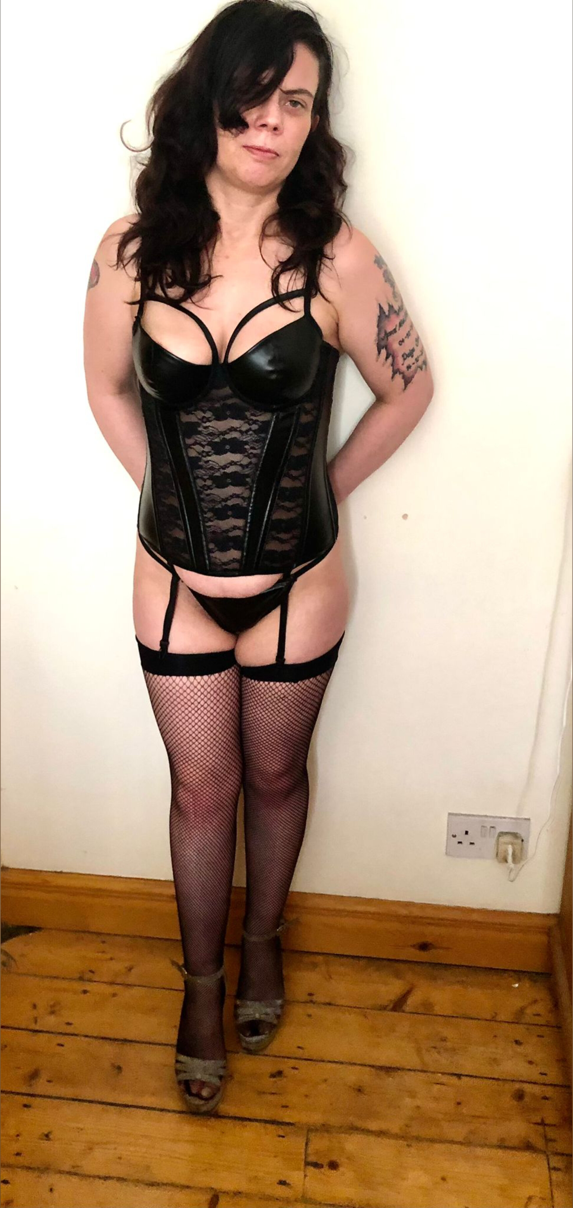 vilanelle OnlyFans header