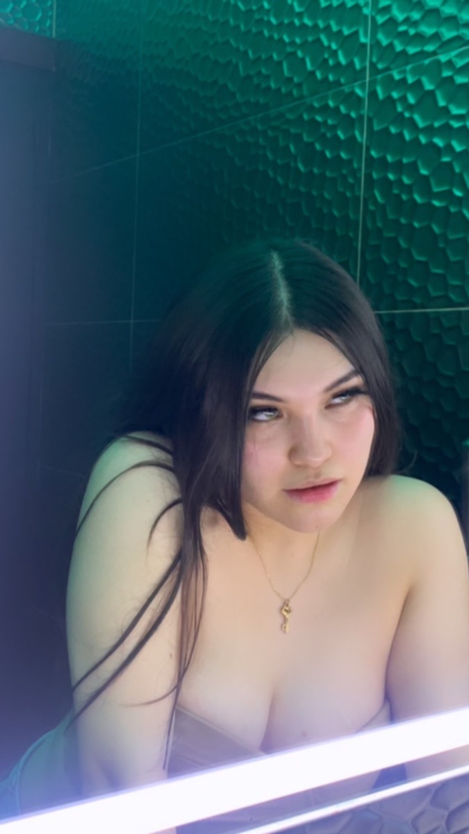 Violeta Straw 👅💦