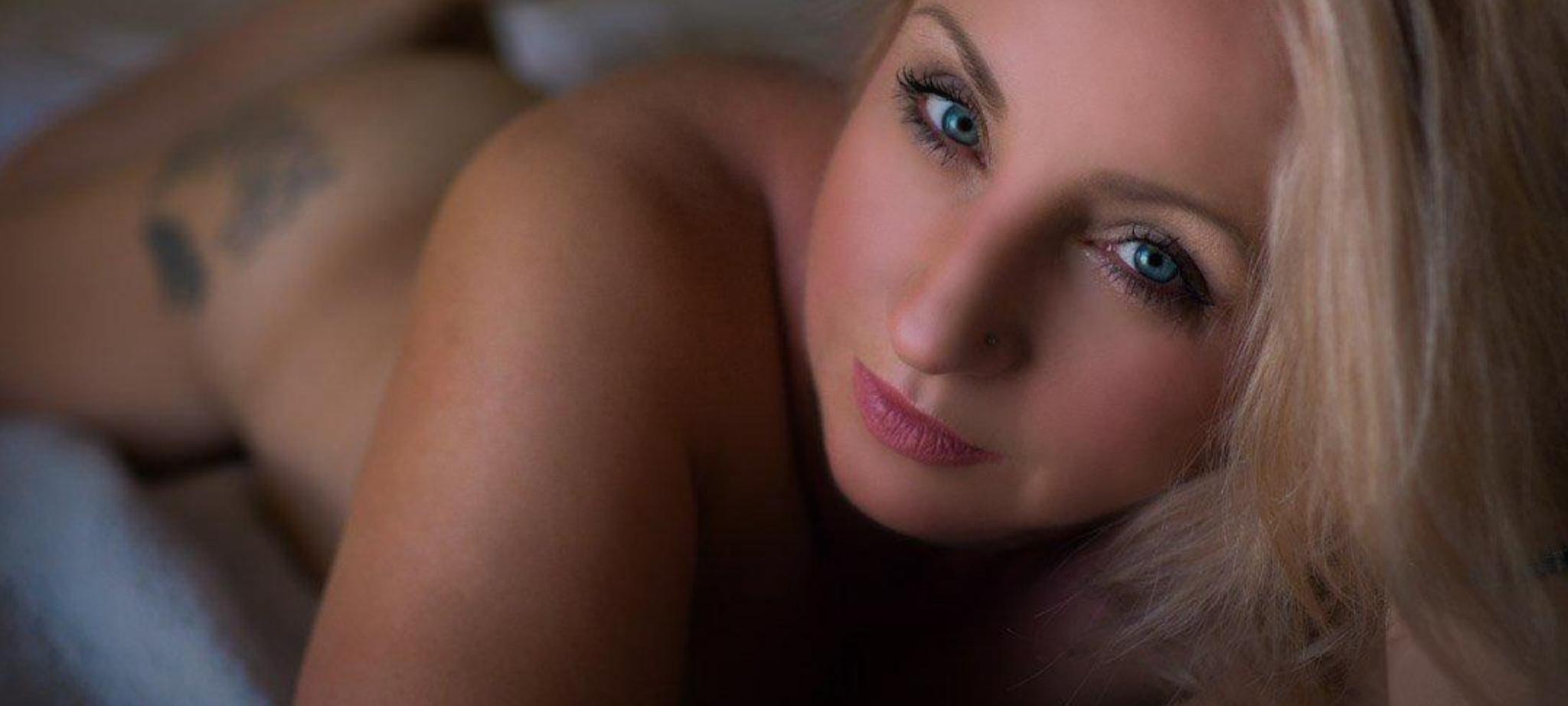 JULIA PLAY OnlyFans header