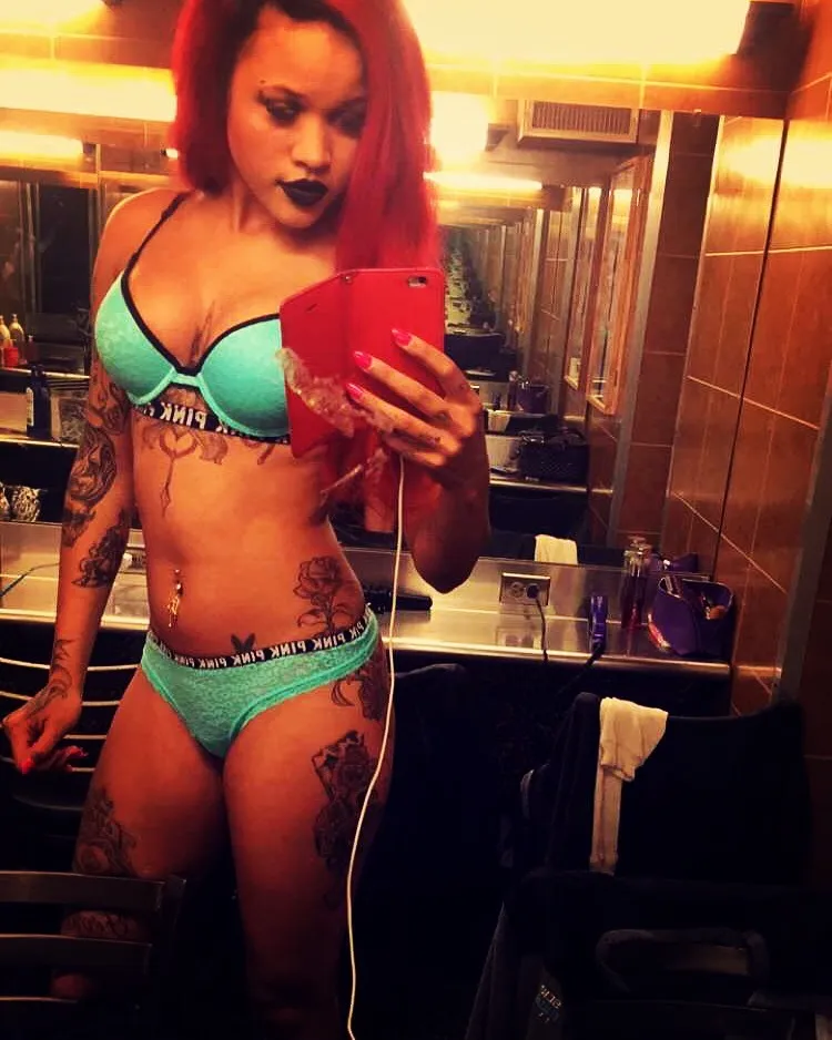 Via B 🥰😜💥 OnlyFans header