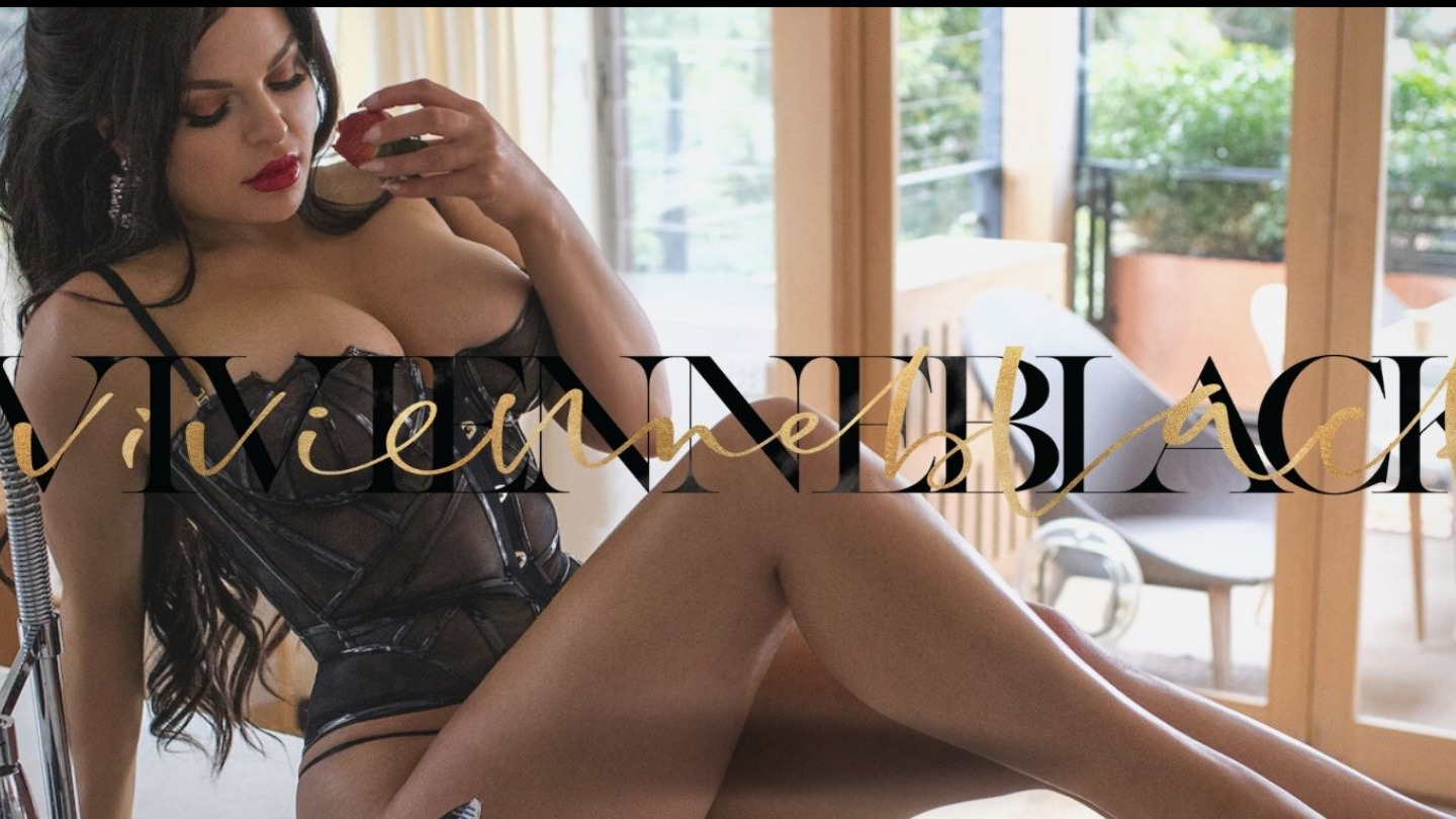 Vivienne Black OnlyFans header