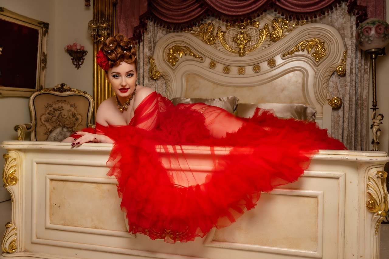 Vixie St. Claire OnlyFans header