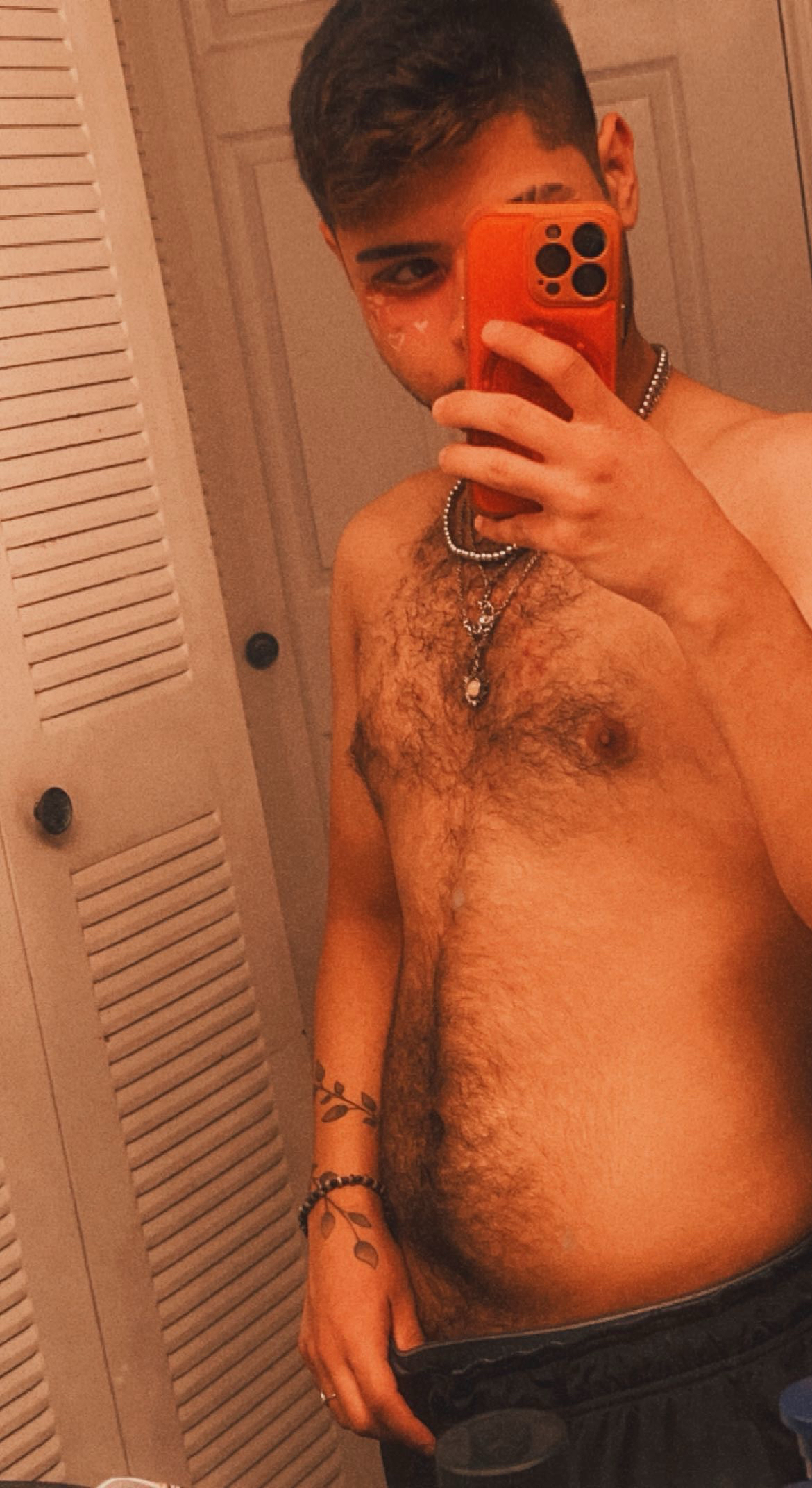 V Luvbird OnlyFans header