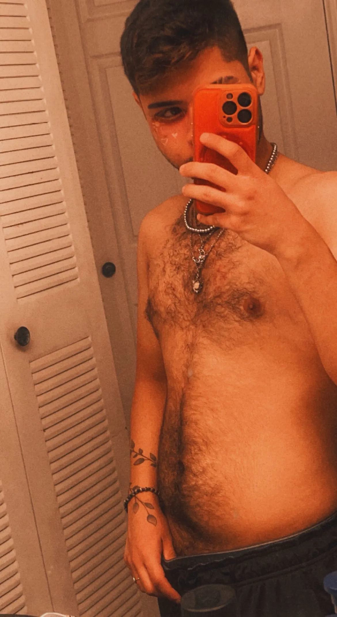 V Luvbird OnlyFans header