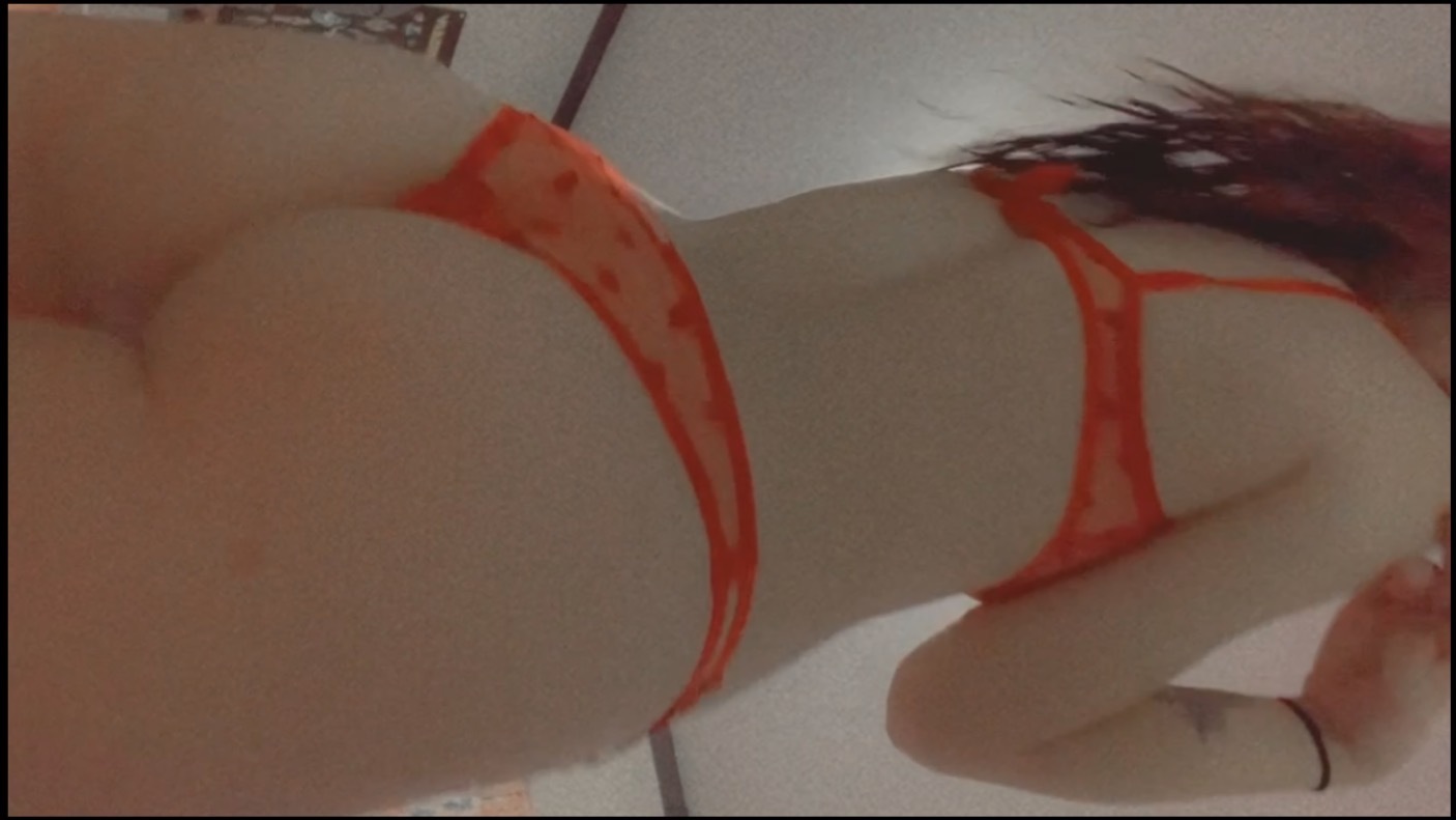 V 🤍 OnlyFans header