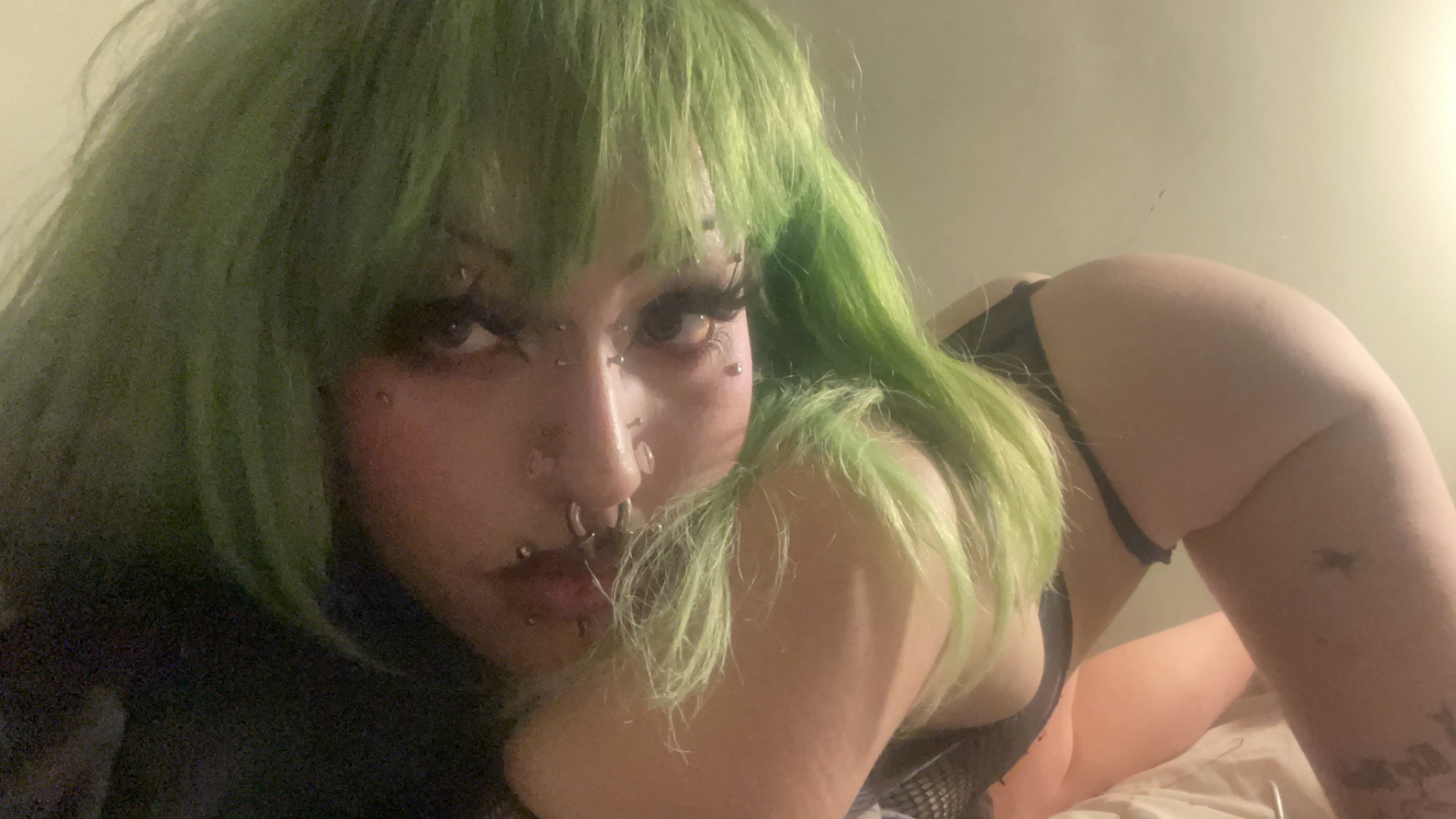 m olivia OnlyFans header