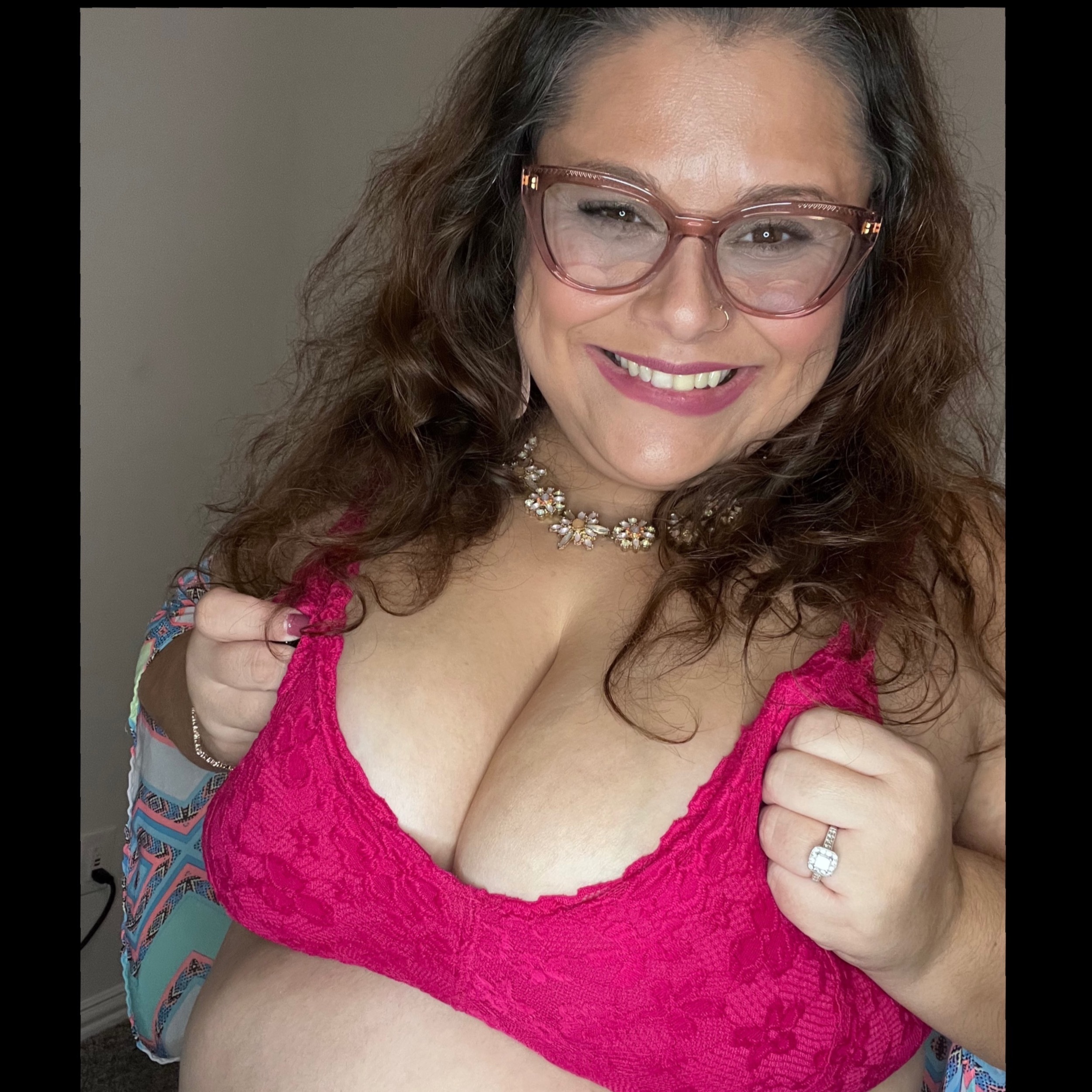 💗😈🤤PLUS-SIZE HOUSE WIFE🤤😈💗 OnlyFans