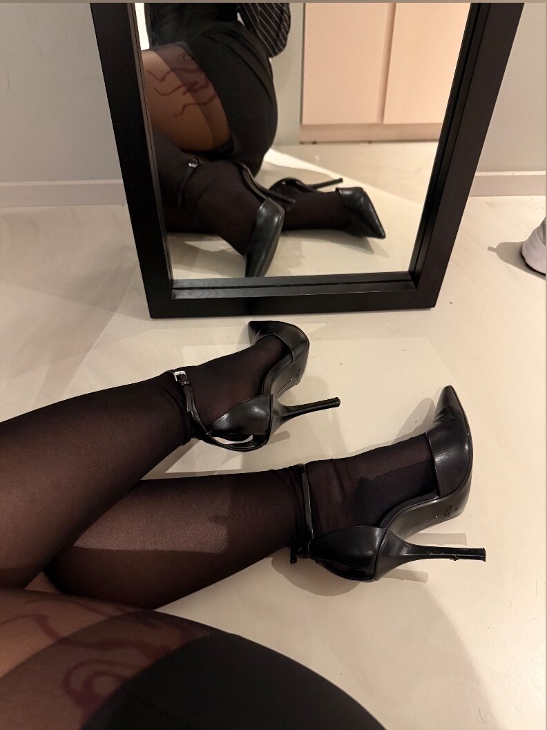 voulaire OnlyFans header