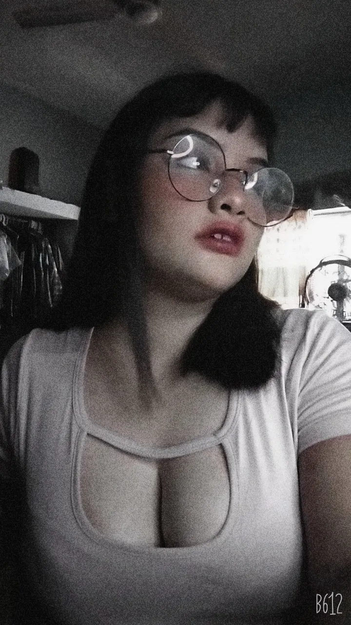 Mina VR OnlyFans header