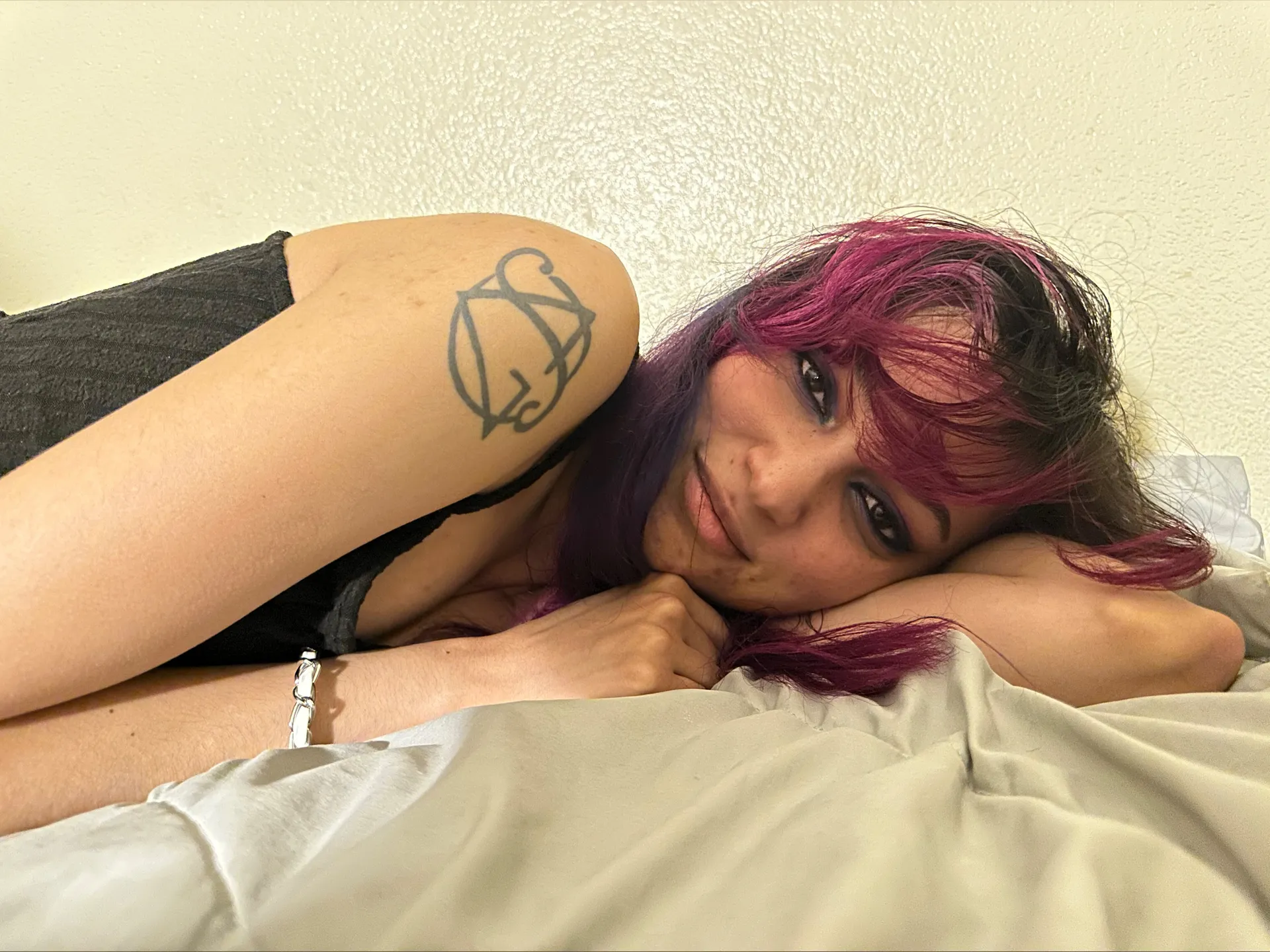 VyoletVixxen OnlyFans header