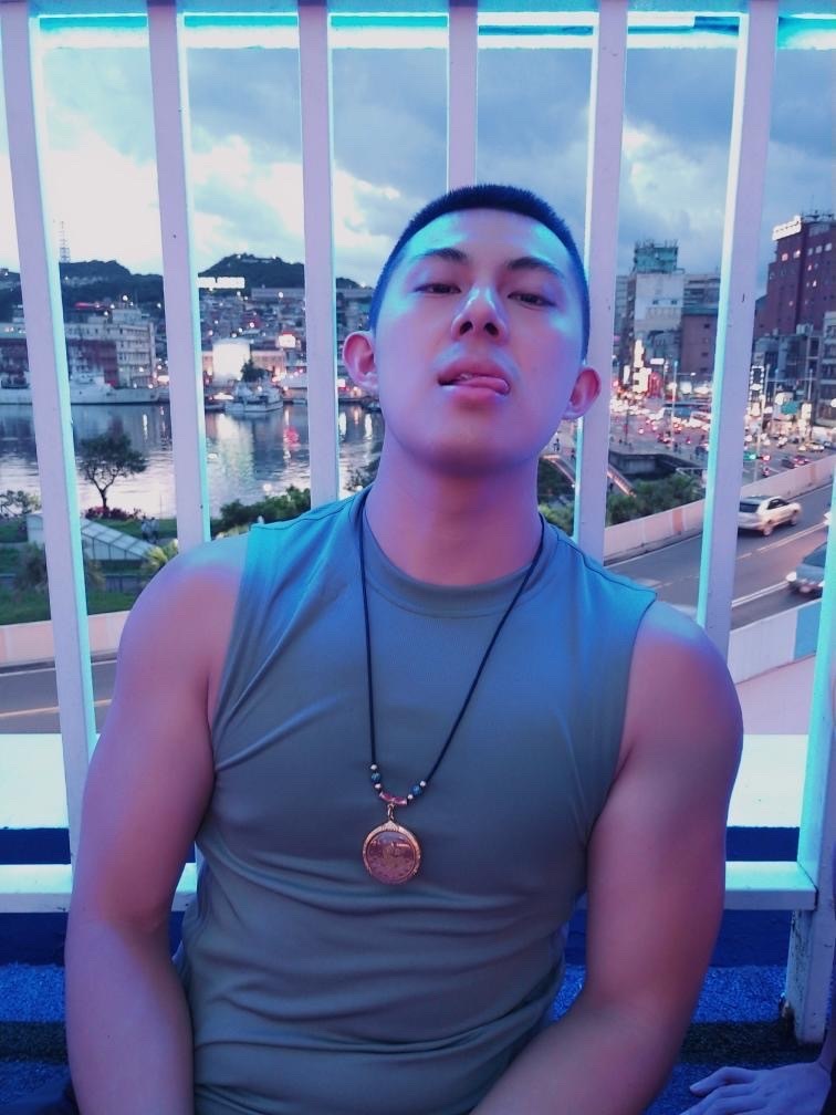 波比哥哥 OnlyFans