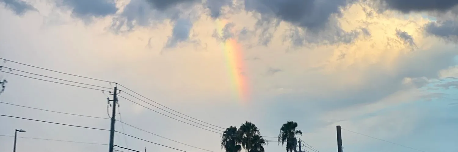 のesirae OnlyFans header