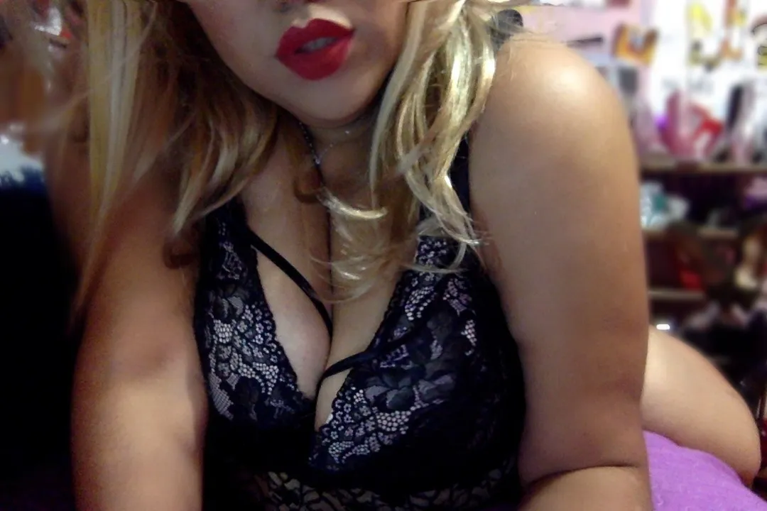 Belle Roman OnlyFans header