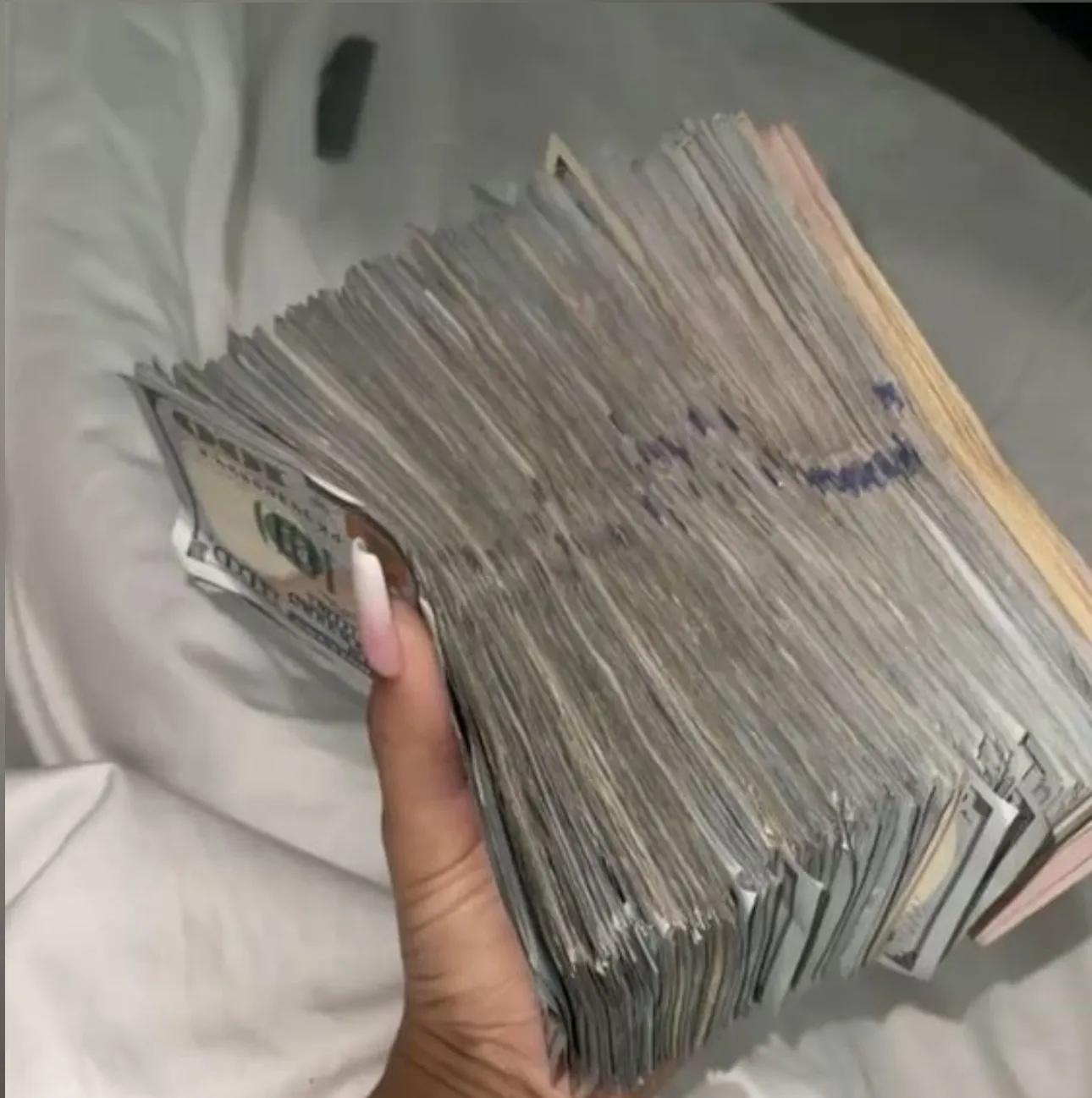 NUNU 💫 OnlyFans header