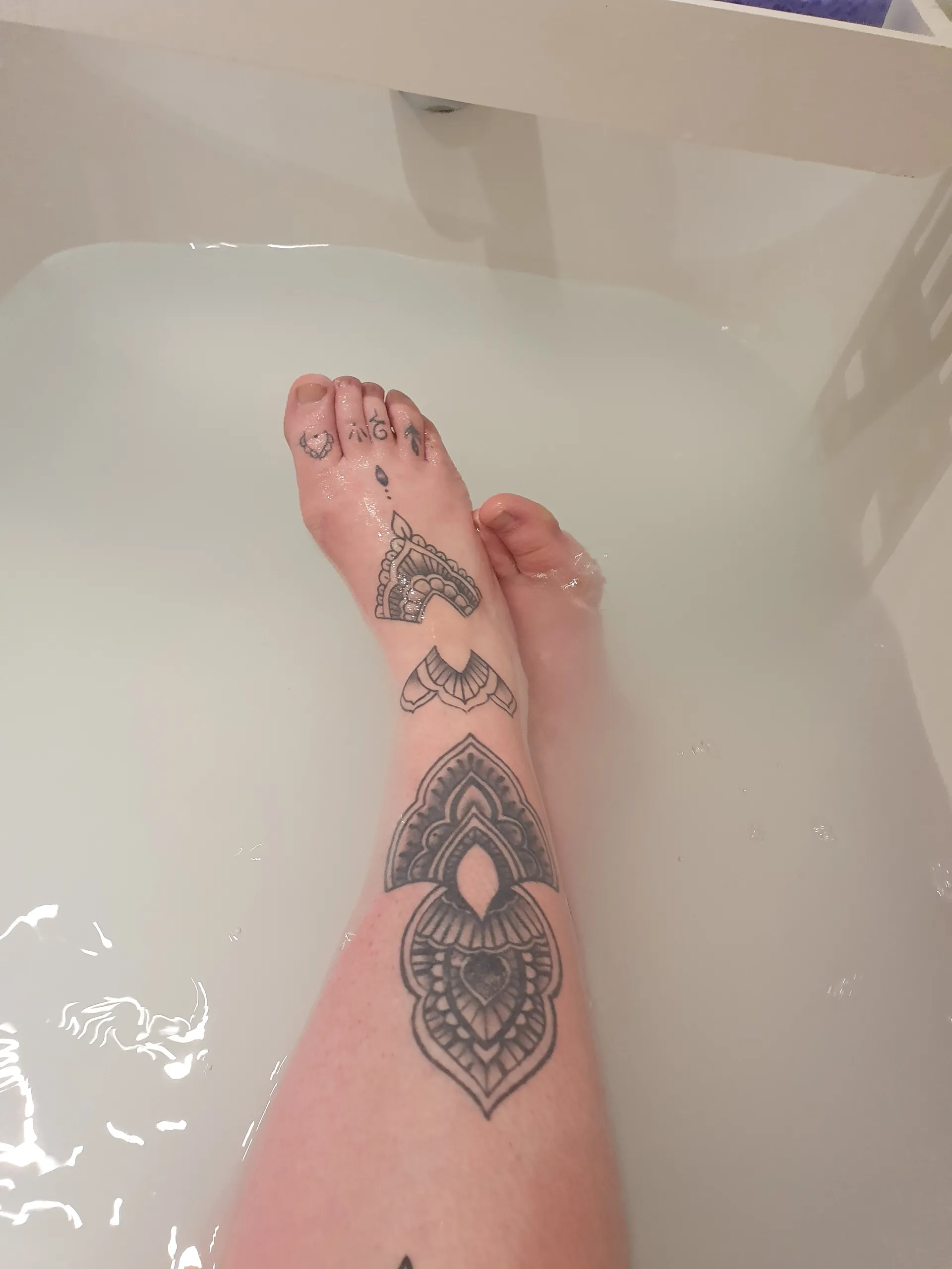 caroline alderson OnlyFans header