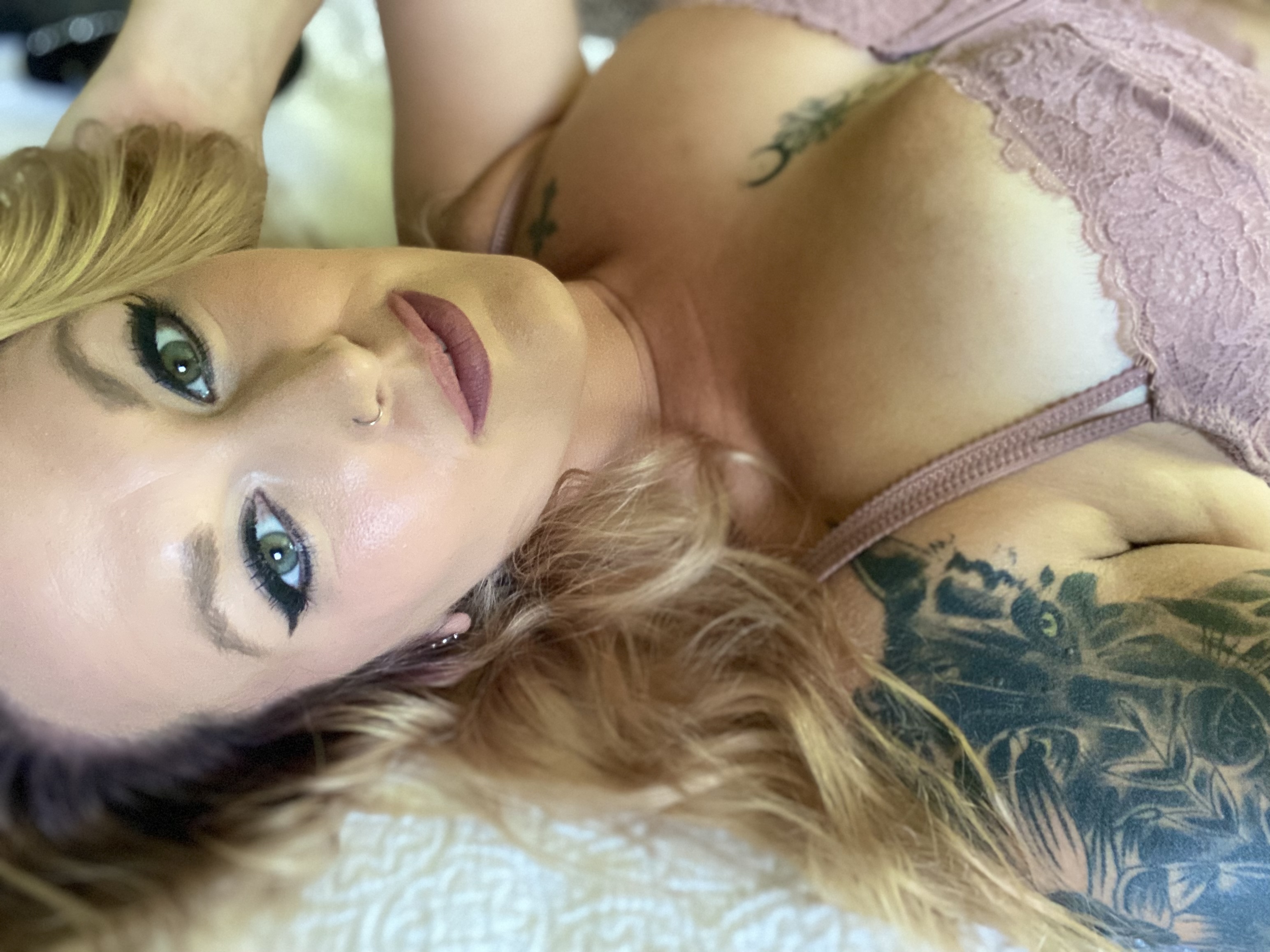 Queen of ♥️🖤🤍 OnlyFans