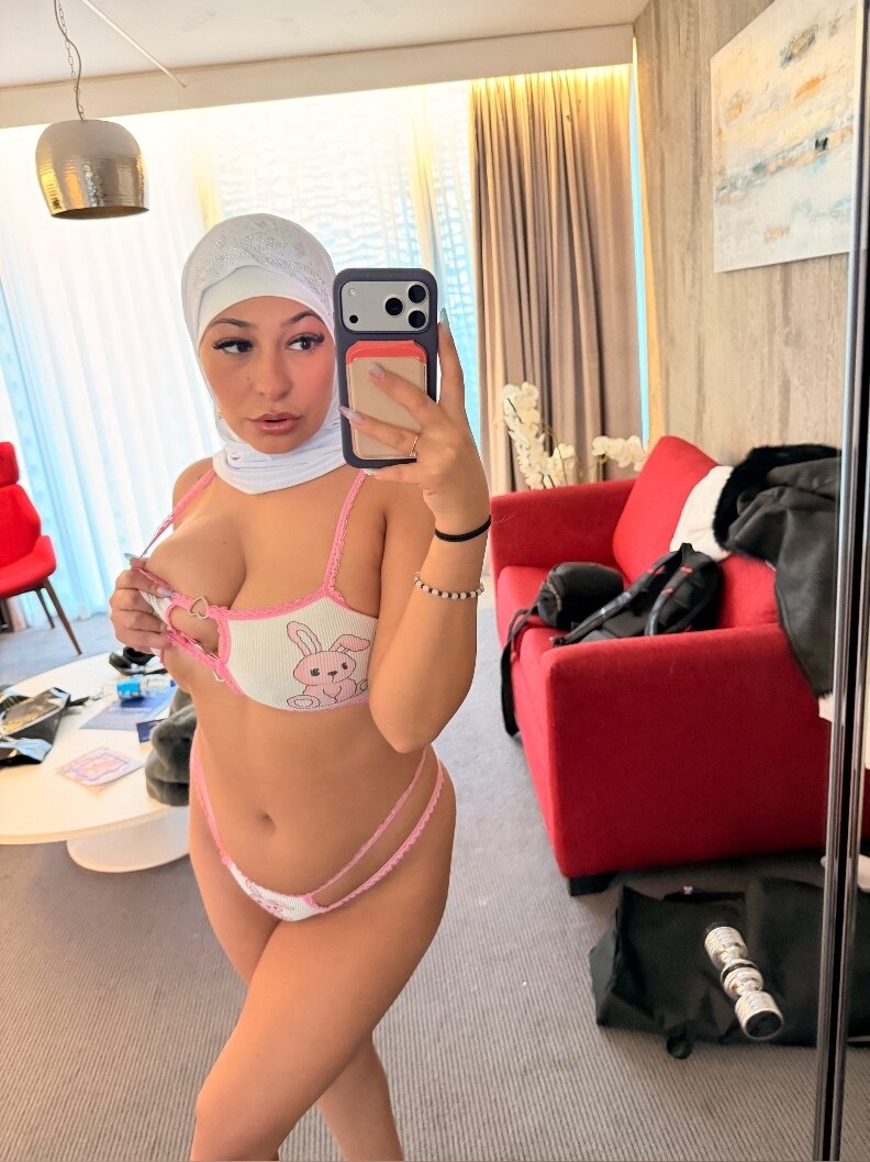 Ariel Foxx 🧕 OnlyFans