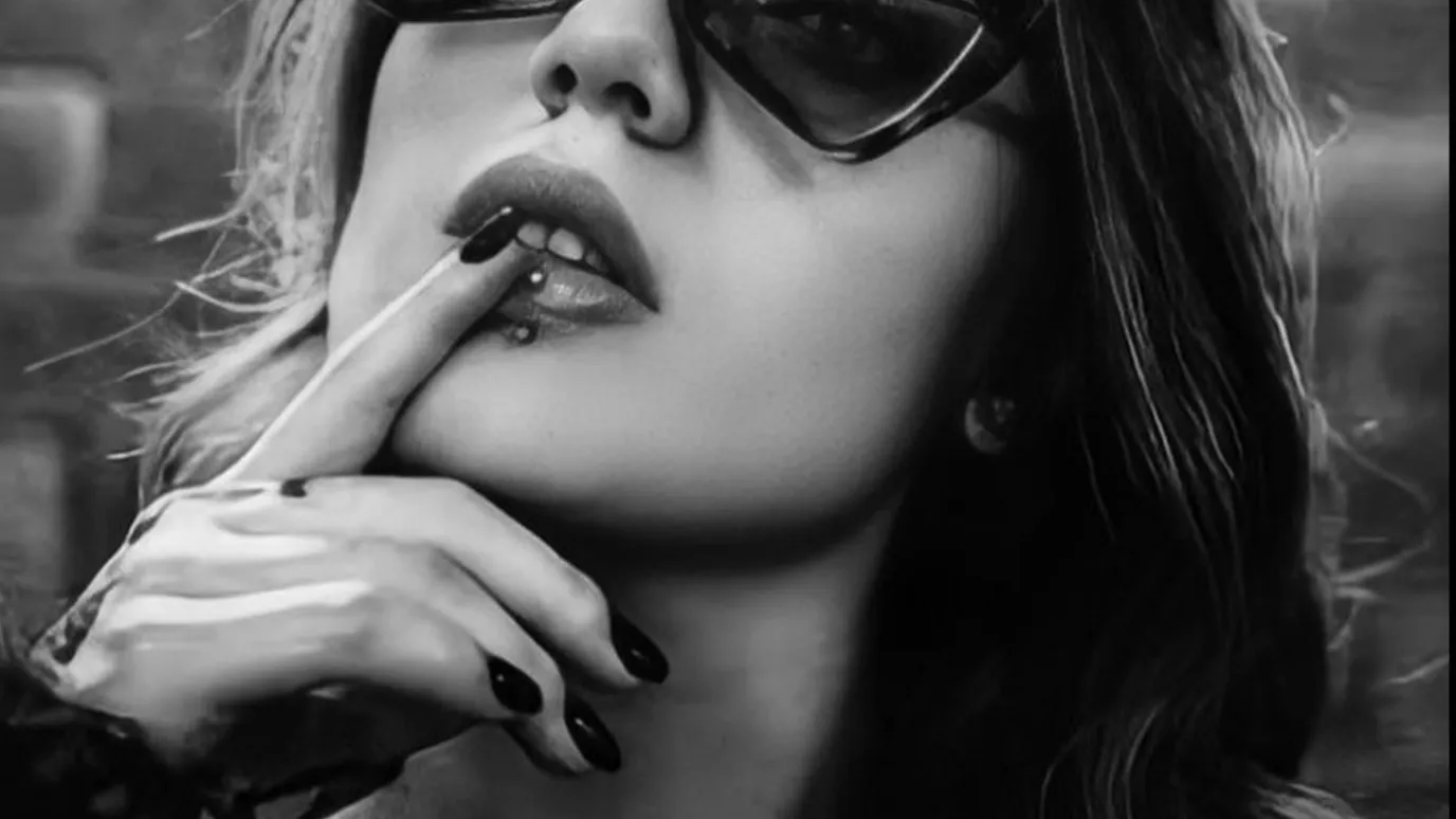 Evie OnlyFans header