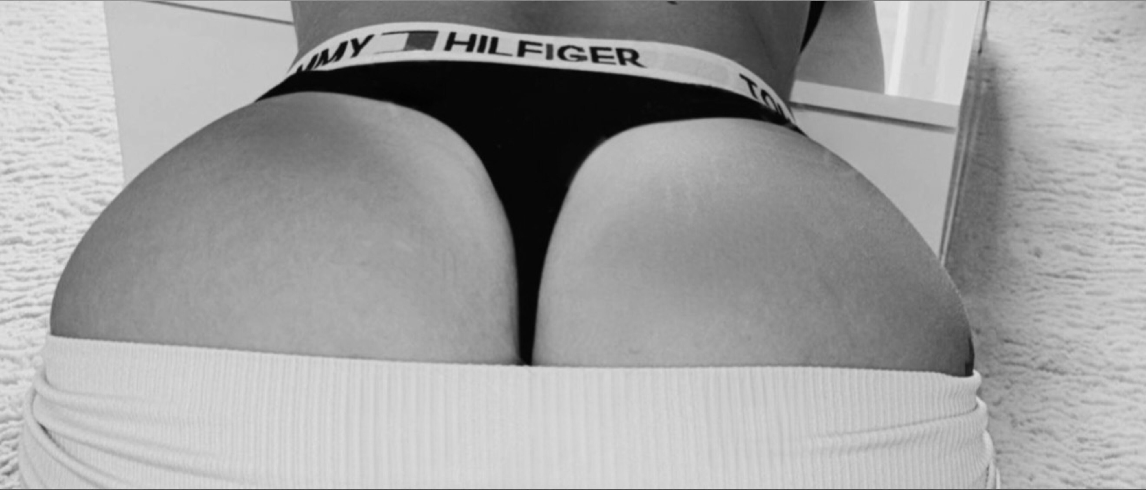 𝐷𝐸𝑁𝐼𝑆𝐸 OnlyFans header