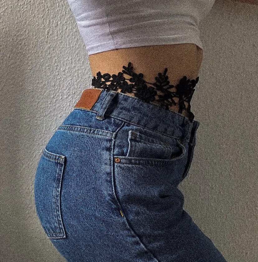 Estelle OnlyFans header