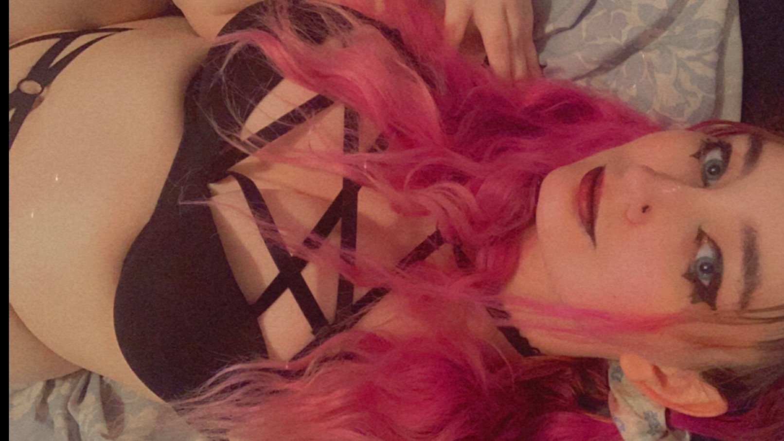 Juliexwolfe OnlyFans header