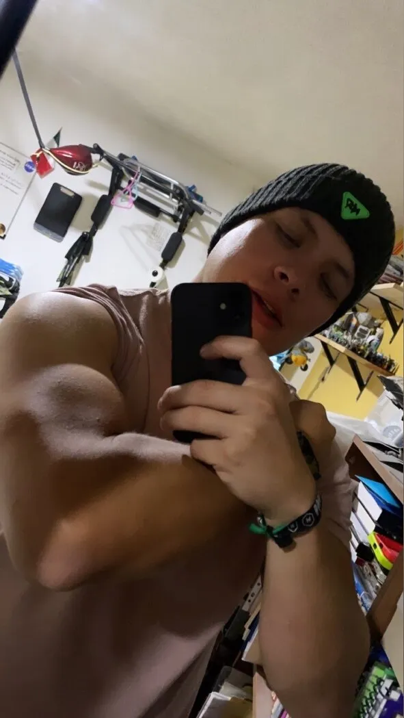 eL g0rRaZ 🎮🧢🍆😈