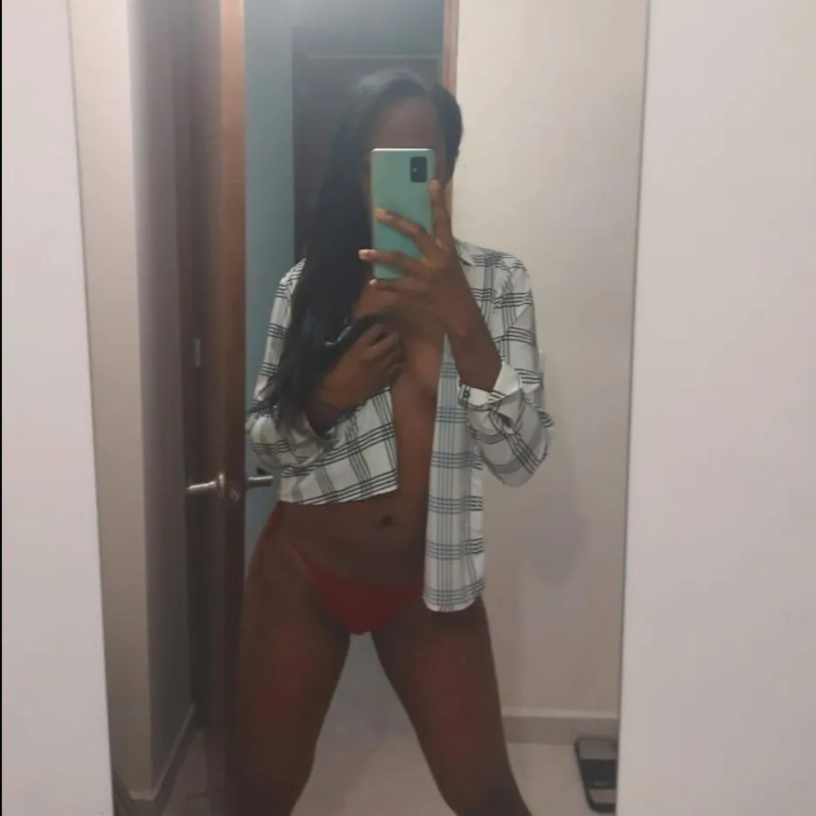 Nahomy OnlyFans header