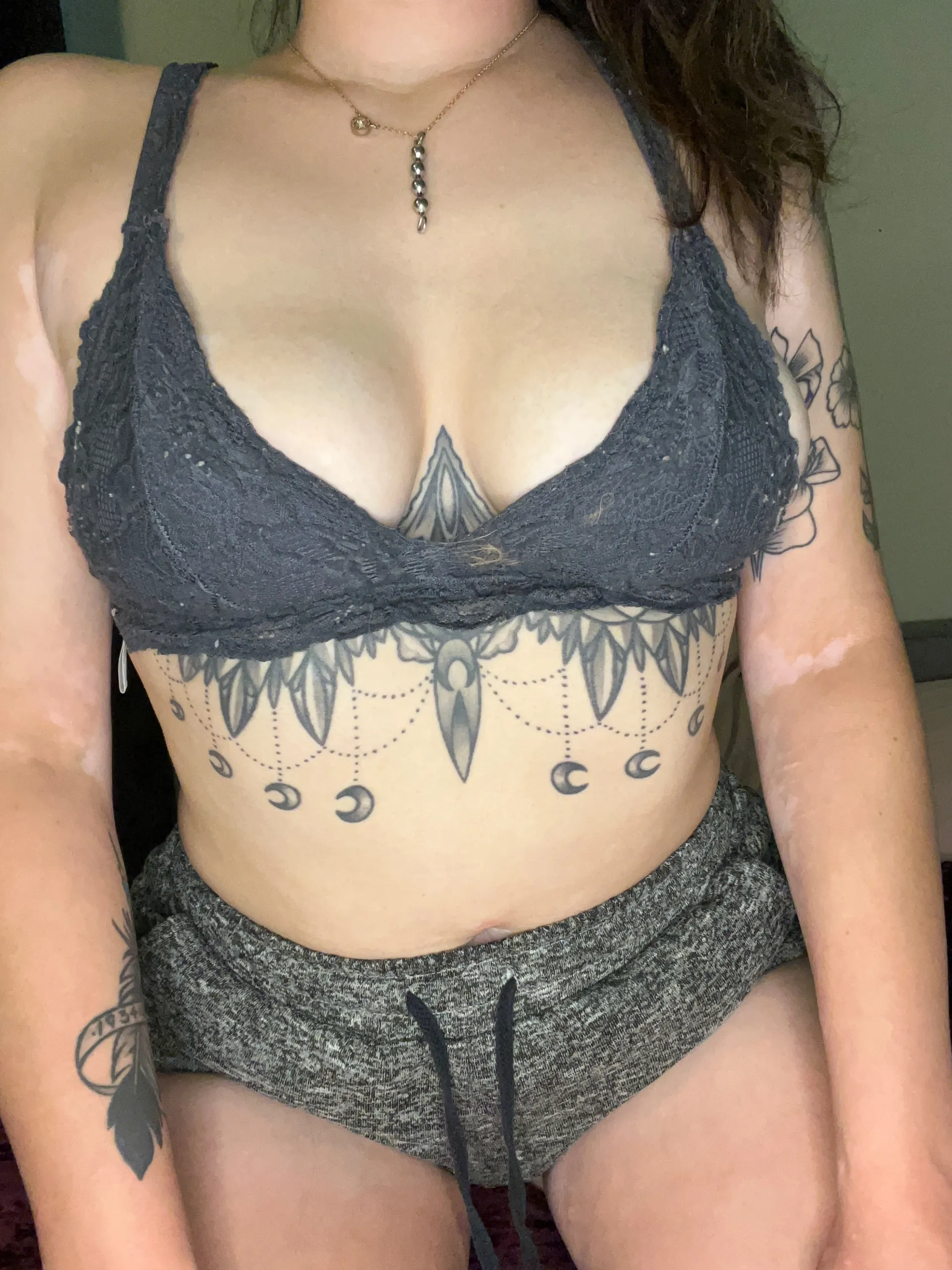 Bella OnlyFans header