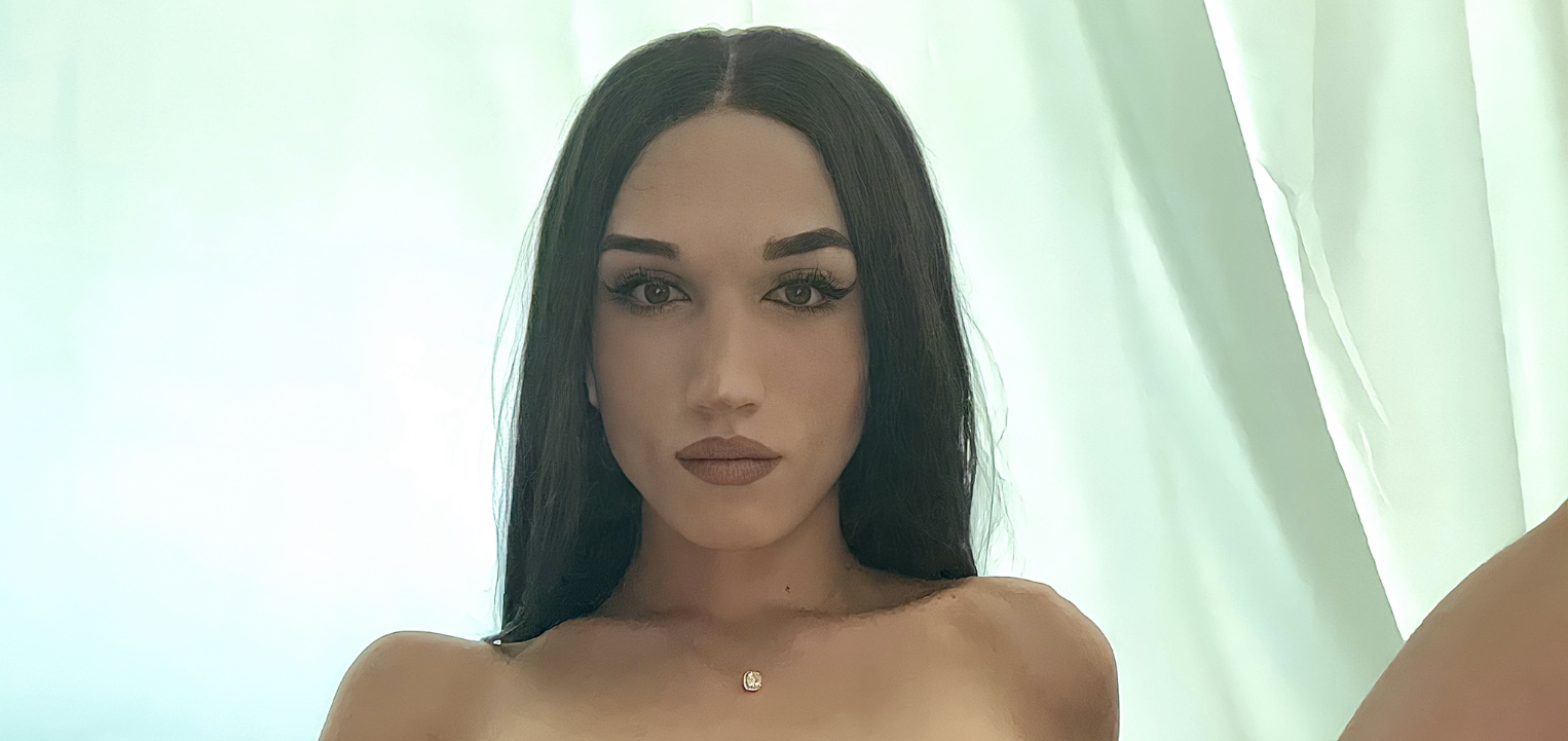 Bella OnlyFans header