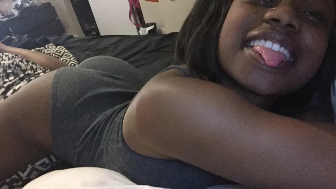 Bella OnlyFans header