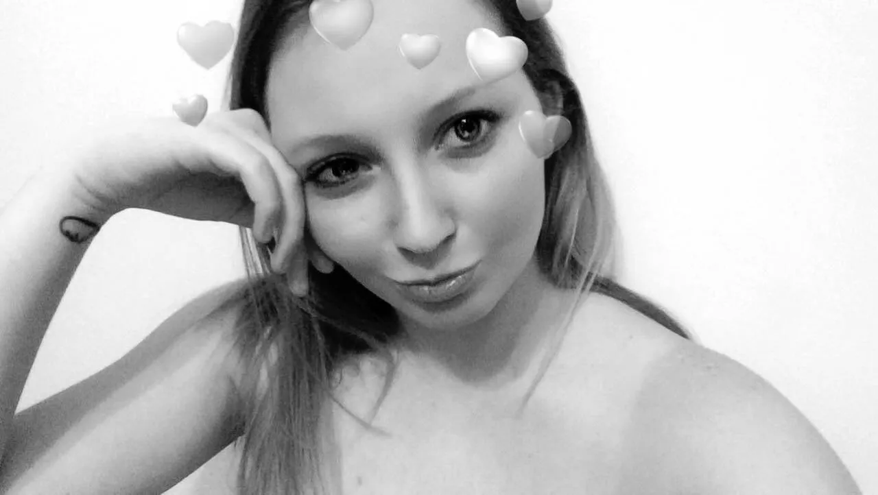 Corrinna OnlyFans header