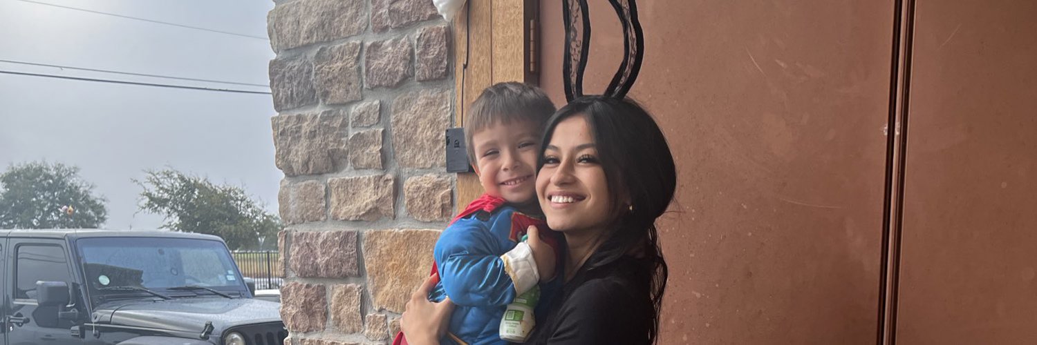 oklizia OnlyFans header